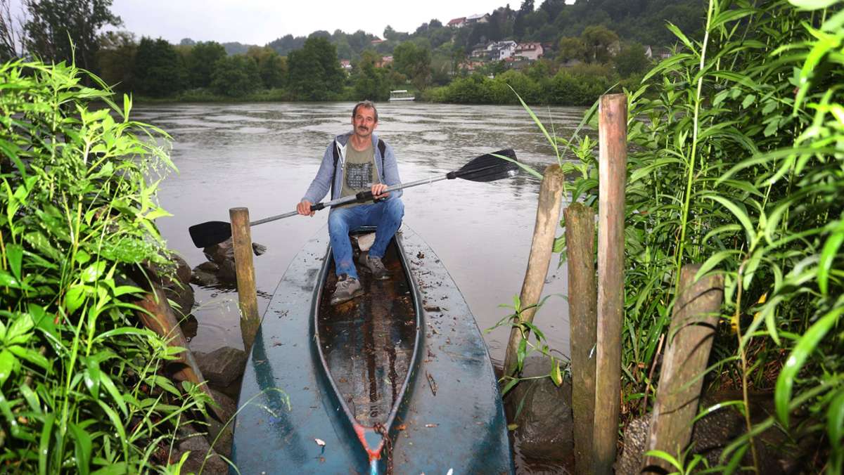 Mit dem Kanu über den Main: Robert Grein paddelt jeden Tag zur Arbeit