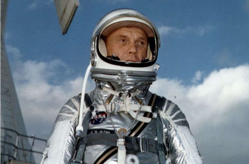 20. Februar 1962: Der Raumanzug sitzt, der Helm passt, die Raketentriebwerke laufen sich warm – John Glenn ist bereit, um die Erdumlaufbahn zu umkreisen. Foto: AFP