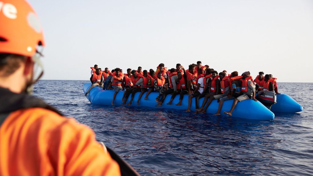 Havarie im Mittelmeer: 115 Migranten nach Bootsunglück vermisst