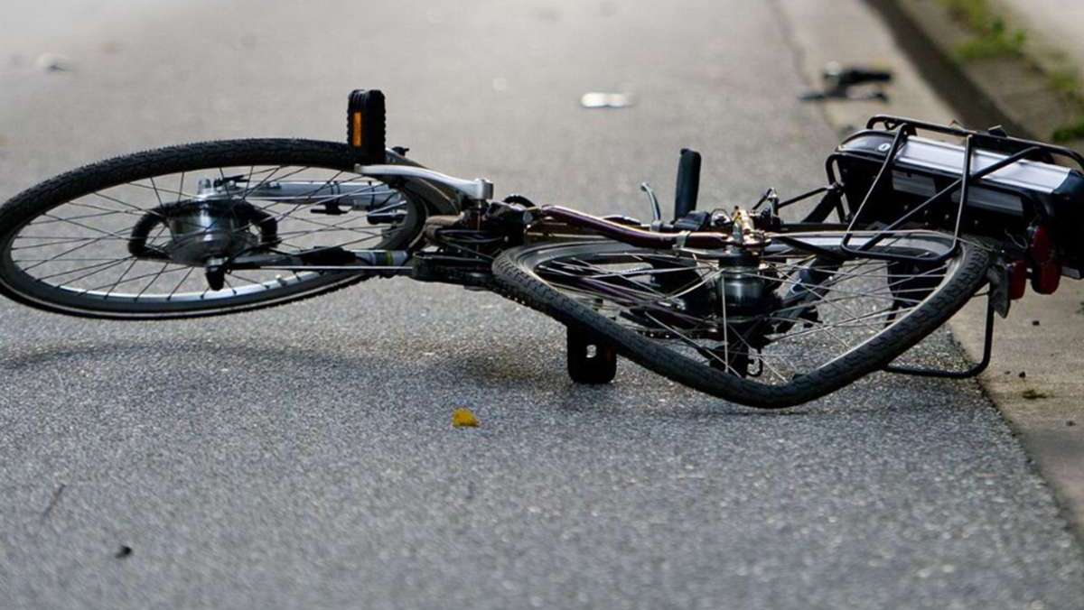 Unfall in Nürtingen: 59-jährige Radfahrerin nach Autounfall verletzt