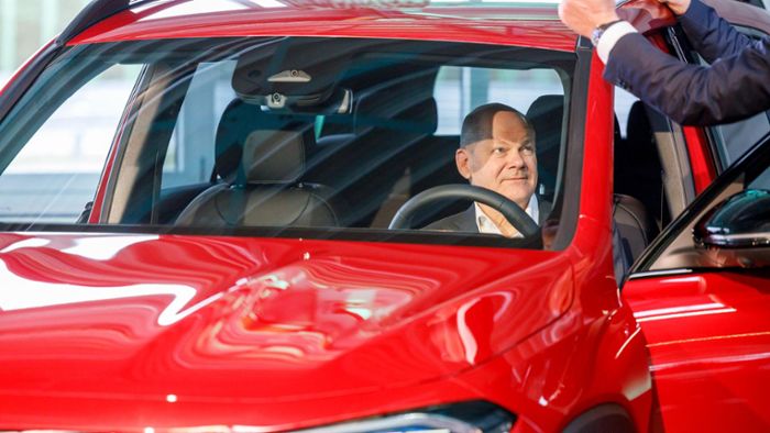 Automobilpolitik: Das Kanzlermachtwort beim  Mercedes-Besuch