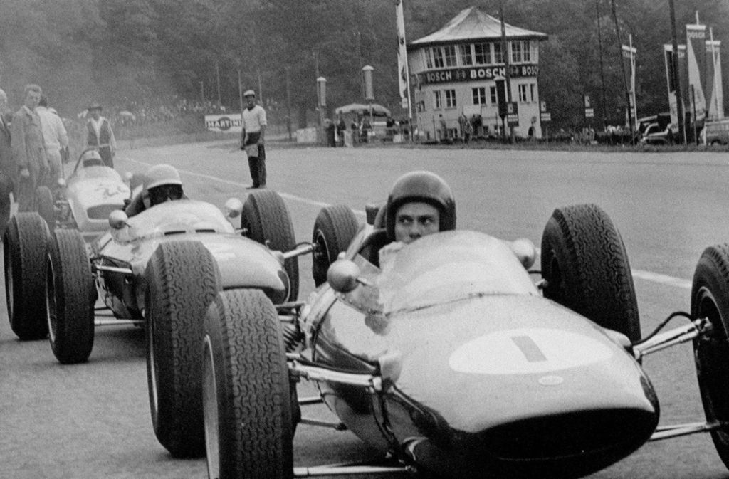 Platz 6: Climax (4 Fahrertitel). Jim Clark (im Foto auf der Solitude-Rennstrecke in Stuttgart) gewann seine beiden WM-Titel mit einem Climax-Motor in den 60er Jahren. Auch Jack Brabham wurde zweimal „Climax-Champion“. Climax war übrigens ein britischer Hersteller von Gabelstaplern, Feuerlöschpumpen sowie Spezial- und Rennmotoren.