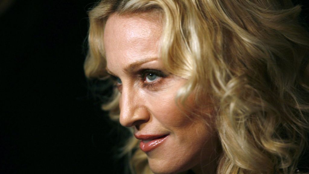  Auf die kurzfristige Absage in Lissabon folgt nun das erste von 15 Konzerten in London. Viele Madonna-Fans, die aus dem Ausland anreisen wollten, sind verärgert. 