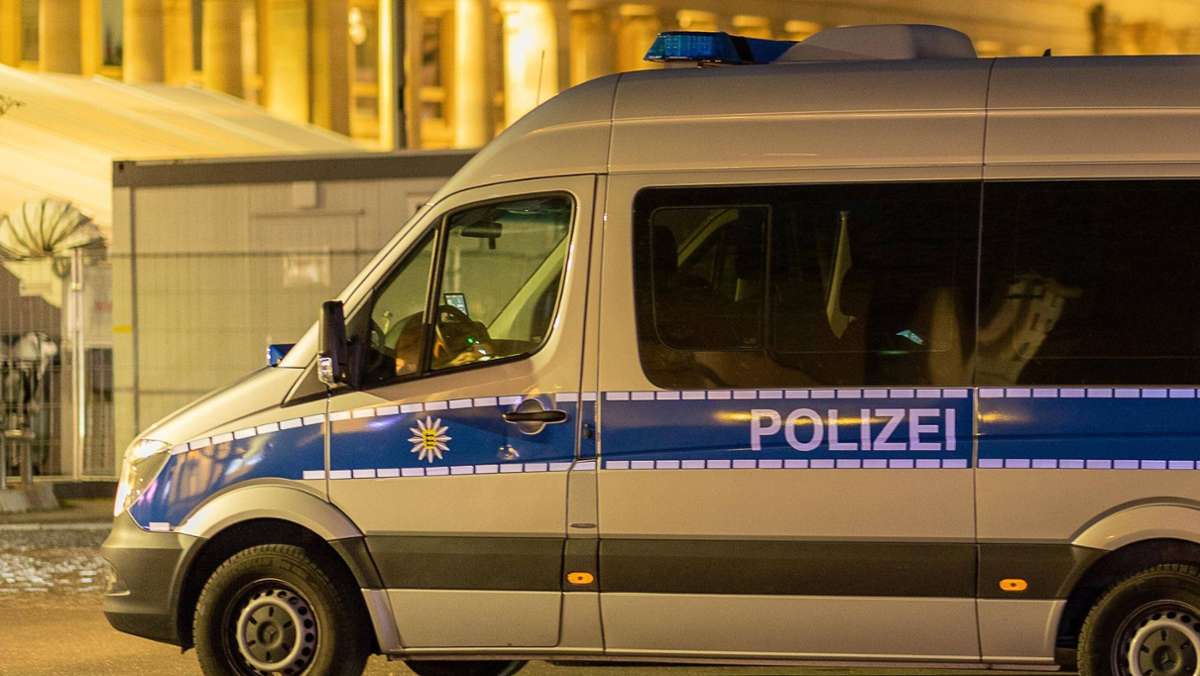 Zeugensuche in Stuttgart: Messerstiche im Stadtgarten –  Männer mit schweren Verletzungen