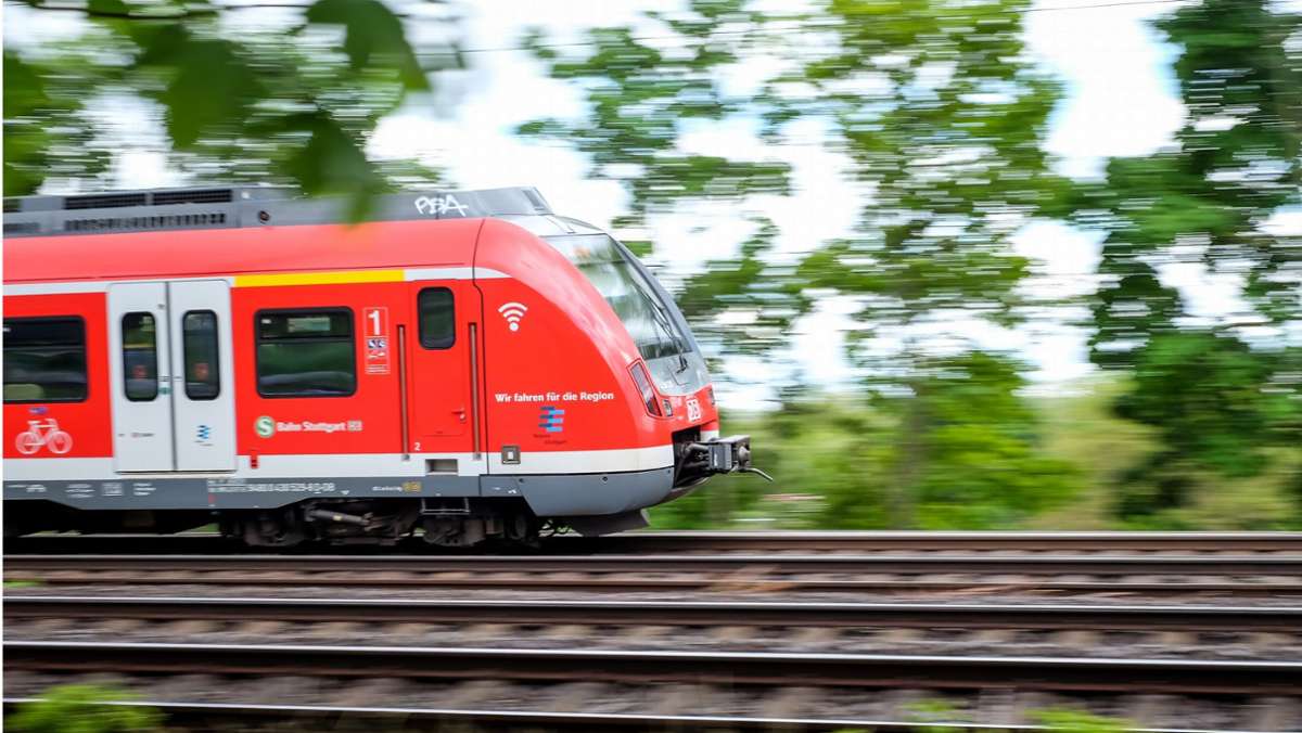 S-Bahnen lassen Haltestellen aus: S 1 schließt Lücken im Takt – mit Tücken