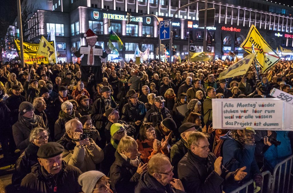 Am Montag trafen sich die Gegner von Stuttgart 21 zur 350. Demonstration gegen das Bahnprojekt. Foto: Lichtgut/Max Kovalenko
