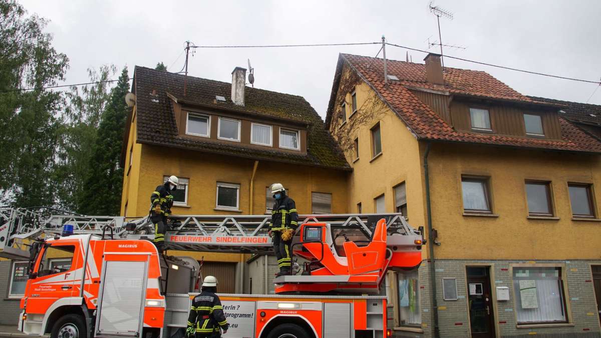 50 Einsatzkräfte aus dem Raum Sindelfingen im Einsatz: Defekte Heizung  ruft Feuerwehr auf den Plan