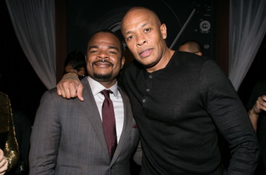Rap-Legende Dr. Dre (hier rechts neben Gary Gray) hat zwar auch am Film mitgewirkt, ließ sich aber auf der Europapremiere in Berlin nicht blicken.