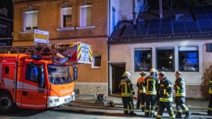 Kellerbrand in Stuttgart: Säugling mit Verdacht auf Rauchvergiftung in Klinik