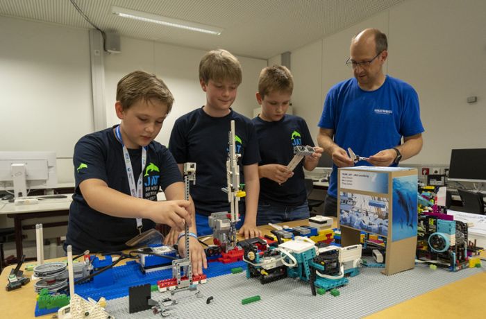Leonberger Schüler fahren zur Roboter-WM: Mit dem Recycling-Hafen das globale Müllproblem lösen