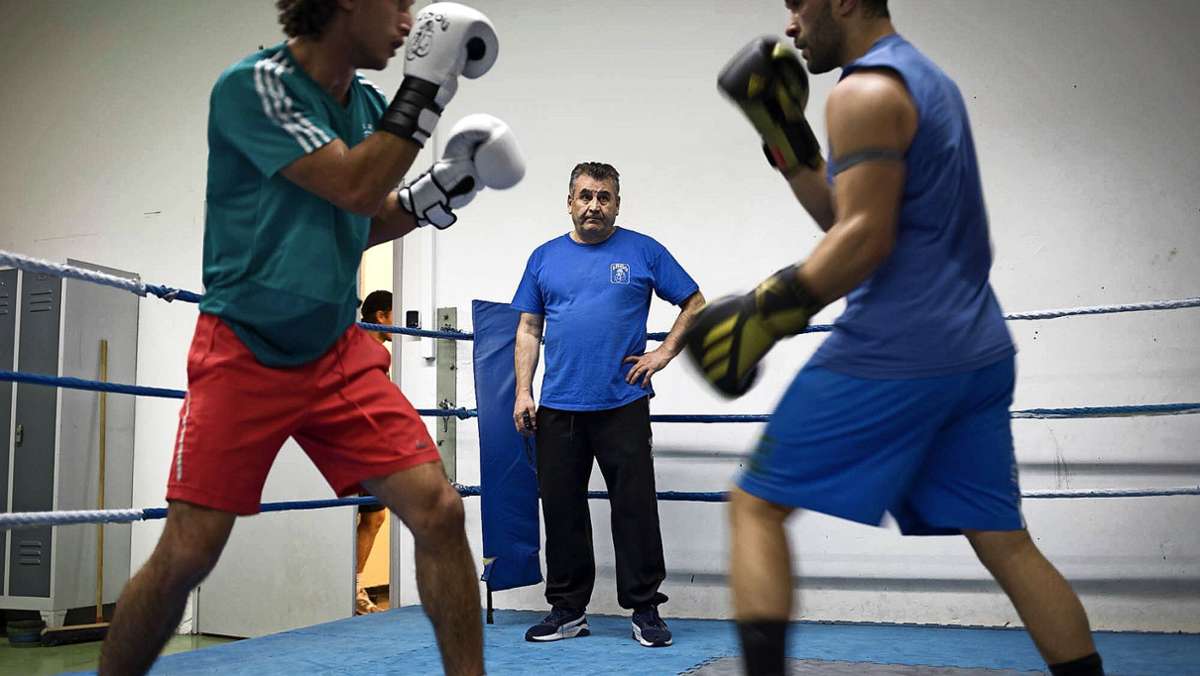 Arbeit mit schwierigen Jugendlichen: Boxtrainer Ali Cukur macht junge Menschen fürs Leben stark