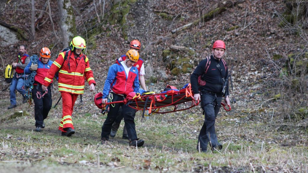 Unfall am Schloss Lichtenstein: Wanderer überlebt Sturz aus 30 Meter Höhe