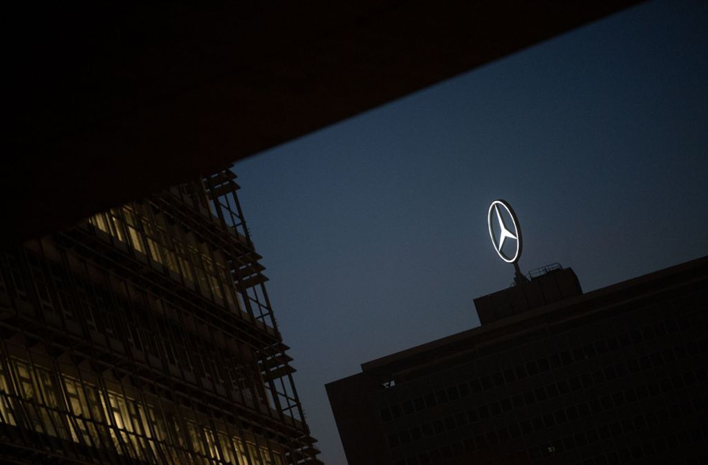 Der Automobilhersteller Daimler ist der größte Arbeitgeber in Stuttgart. Der Konzern hat hier 41 000 Beschäftigte (Stand 2018). 2009 waren es 39 000. In der Region hat Daimler sogar mehr als 80 000 Mitarbeiter. Alleine in Produktion in Sindelfingen sind es 25 000.