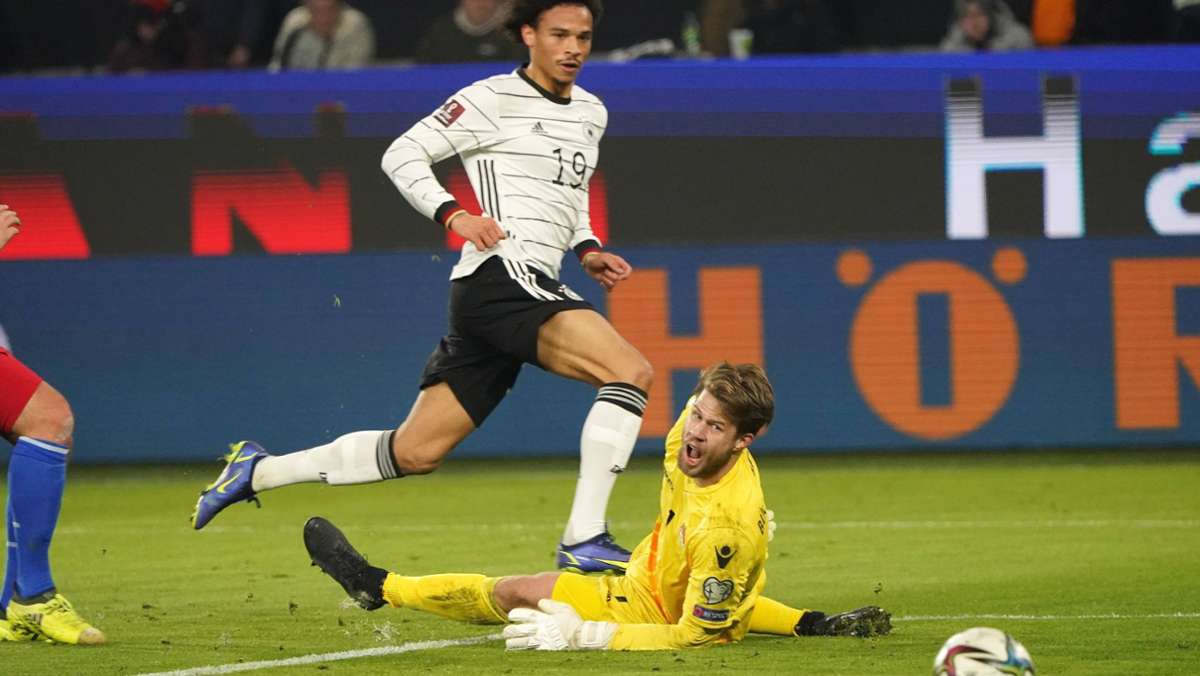  Die Leistung der deutschen Fußball-Nationalelf hat zum Abschied von Ex-Bundestrainer Joachim Löw gepasst, heißt es in den Pressestimmen. Auch wenn der Gegner aus Liechtenstein überfordert war. 