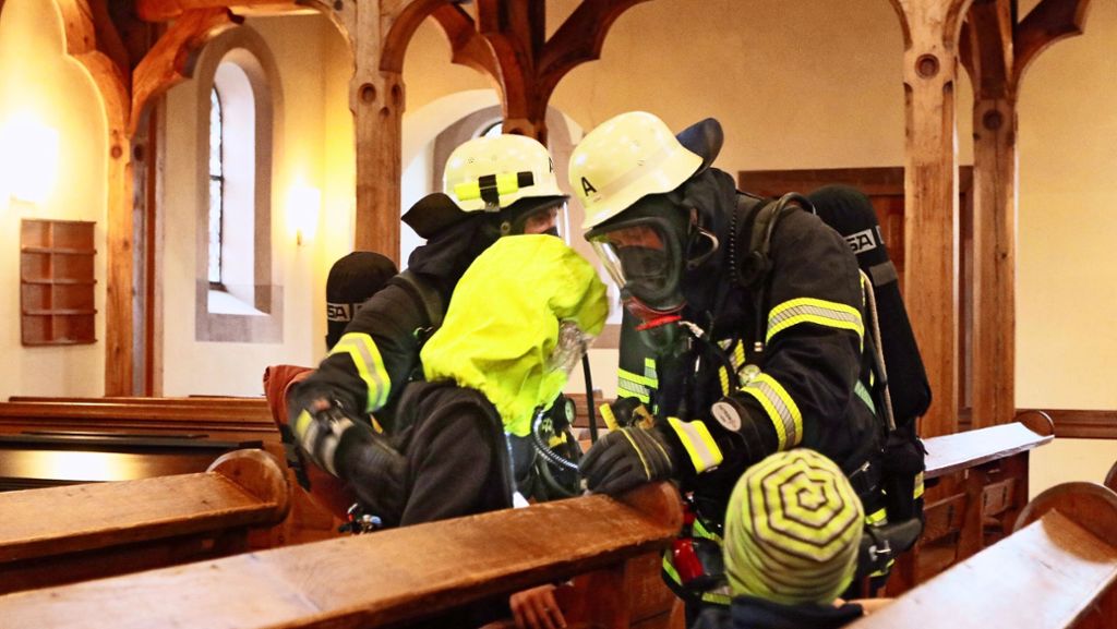  Evakuierung der Kirche und Bekämpfung des Brandes im Turm lauteten die Aufgaben für die freiwilligen Helfer. 