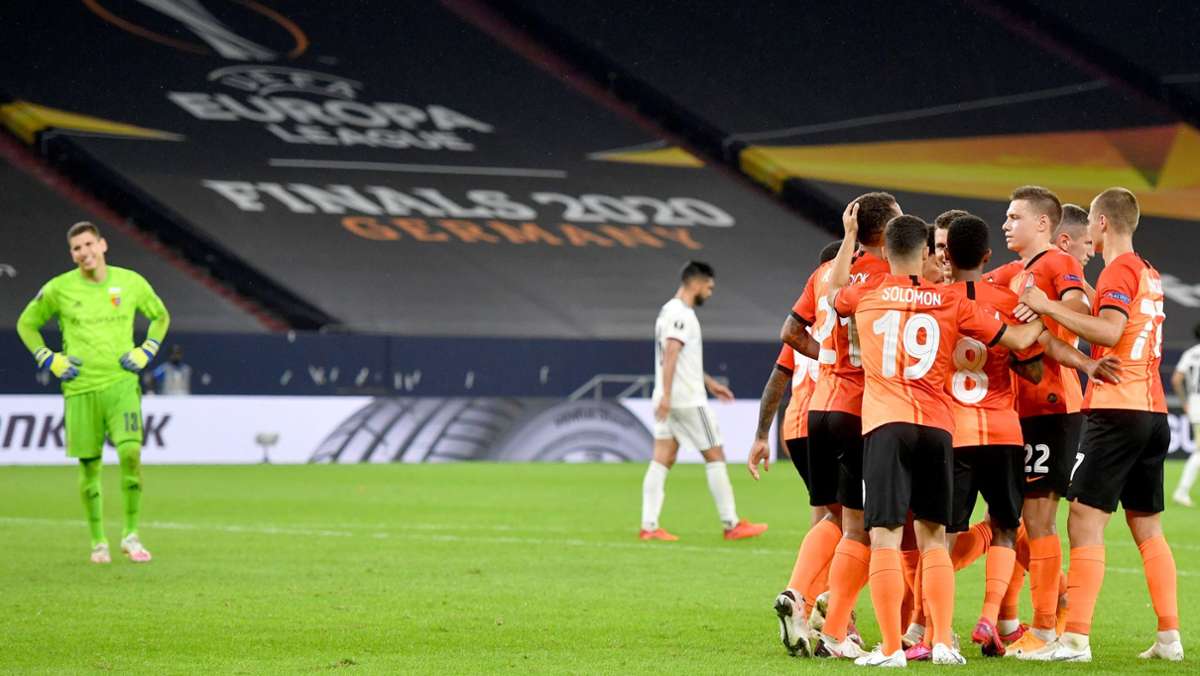  Schachtjor Donezk und der FC Sevilla stehen im Halbfinale der Europa League. Die beiden Teams setzten sich in ihren jeweiligen Viertelfinalspielen am Dienstagabend durch. 
