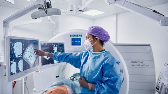 Mikrowellenablation: Mit diesem modernen Verfahren am Klinikum Stuttgart ist eine schonende Behandlung von Menschen mit Krebs der inneren Organe ohne Operation möglich.