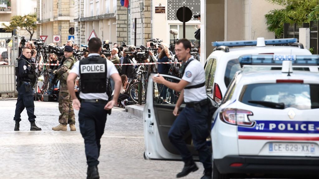 Fahrzeug-Attacke bei Paris: Anti-Terror-Ermittlungen eingeleitet