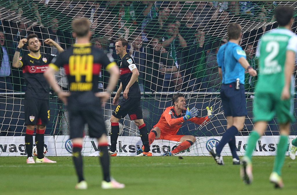 Auch Tyton kann den Stuttgarter Absturz nicht aufhalten – das 2:6 bei Werder Bremen ist sein letztes Spiel für den VfB. In den verbleibenden beiden Partien steht Mitch Langerak im Tor – und kann den Abstieg ebenfalls nicht verhindern.