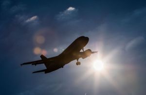 Flugpassagiere rufen Polizei nach vier Stunden Stillstand