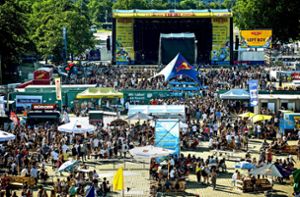 Tausende Besucher feiern auf dem ersten Kessel-Festival