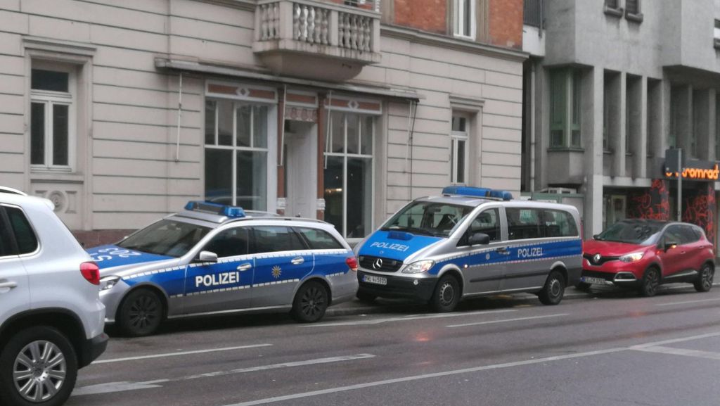 Olgaeck in Stuttgart: Bewaffneter Überfall auf Kiosk – Täter flüchtig