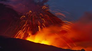 Spektakuläres Video zeigt Ausbruch des Vulkans
