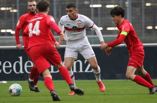 U19 des VfB Stuttgart feiert Kantersieg gegen Hessen Kassel
