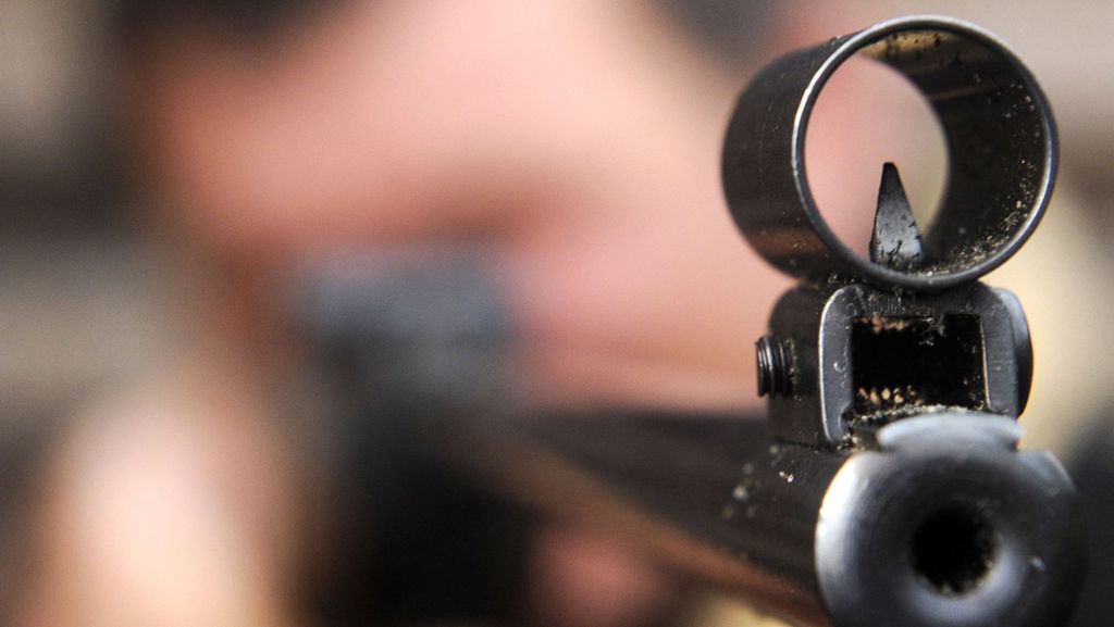 Bestellwert  20.000 Euro: 13-Jähriger bestellt Waffen – Rechnung ging ans Jugendamt