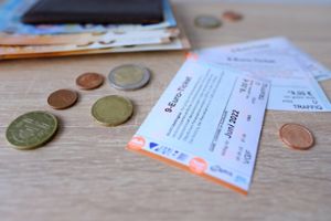 Wie oft hat sich das 9-Euro-Ticket verkauft?