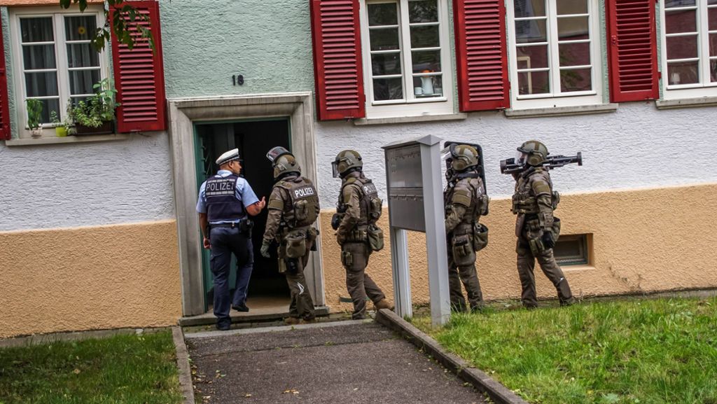 Polizeieinsatz in Stuttgart-Ost: Zeugen melden Schreie  – SEK rückt an