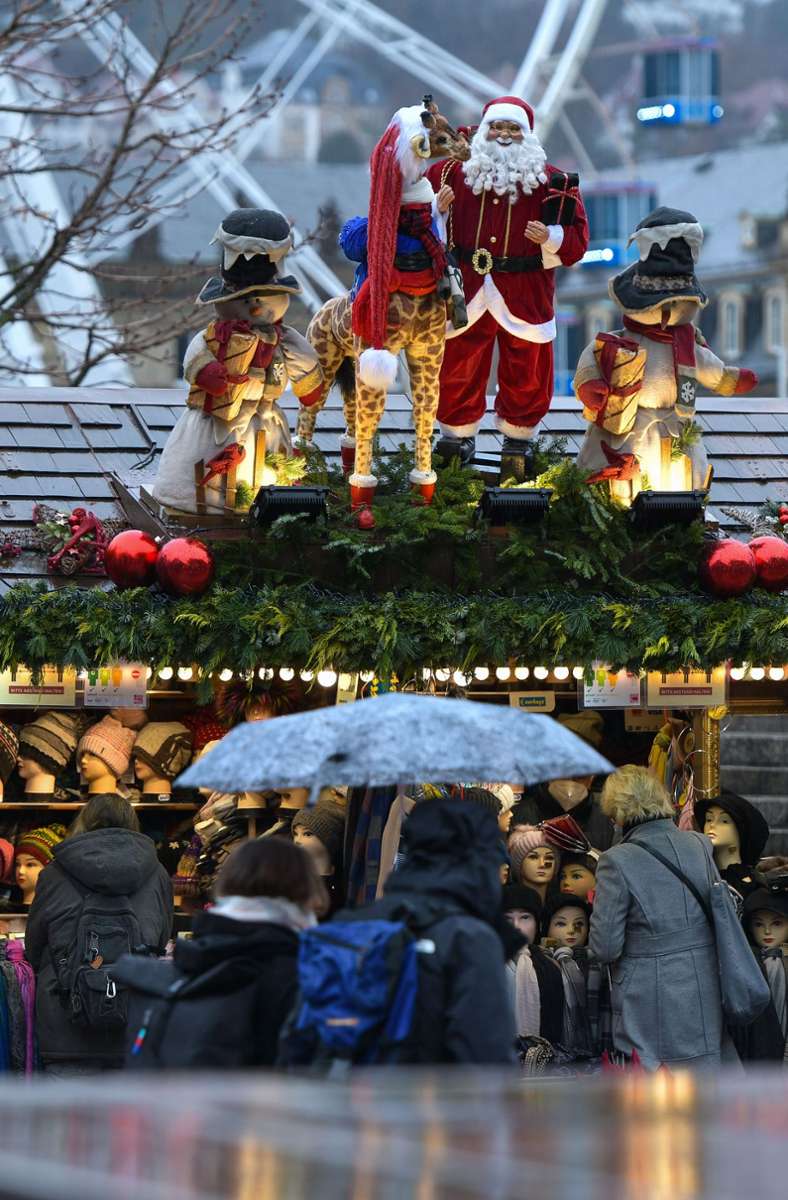 Der Ersatz-Weihnachtsmarkt, der als Einzelhandel eingestuft wird, soll der City etwas weihnachtliche Stimmung verleihen.