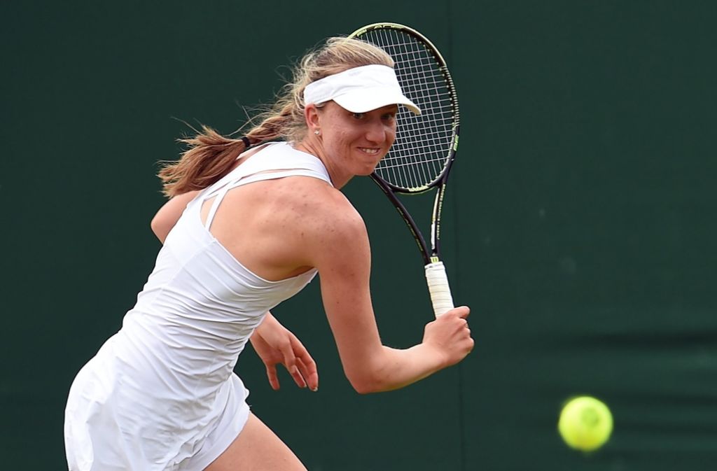 Tennisspielerin Mona Barthel hat beim Grand-Slam-Turnier in Wimbledon den Einzug in die dritte Runde verpasst. Zuvor war die deutsche Tennisspielerin lange erkrankt. Foto: EPA