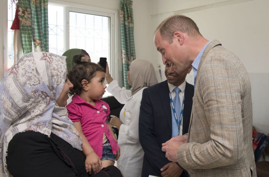 Der Prinz besuchte auch ein palästinensisches Flüchtlingslager nahe Ramallah ...