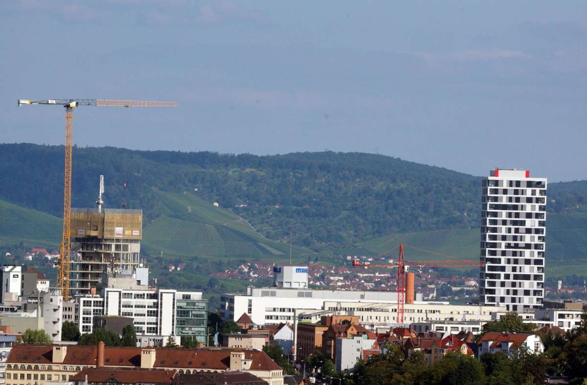 Der Porsche Design Tower entsteht am Pragsattel ...